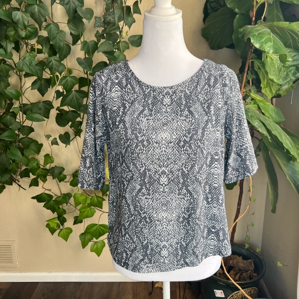 MICHAEL STARS Snake Print short sleeve shirt | small